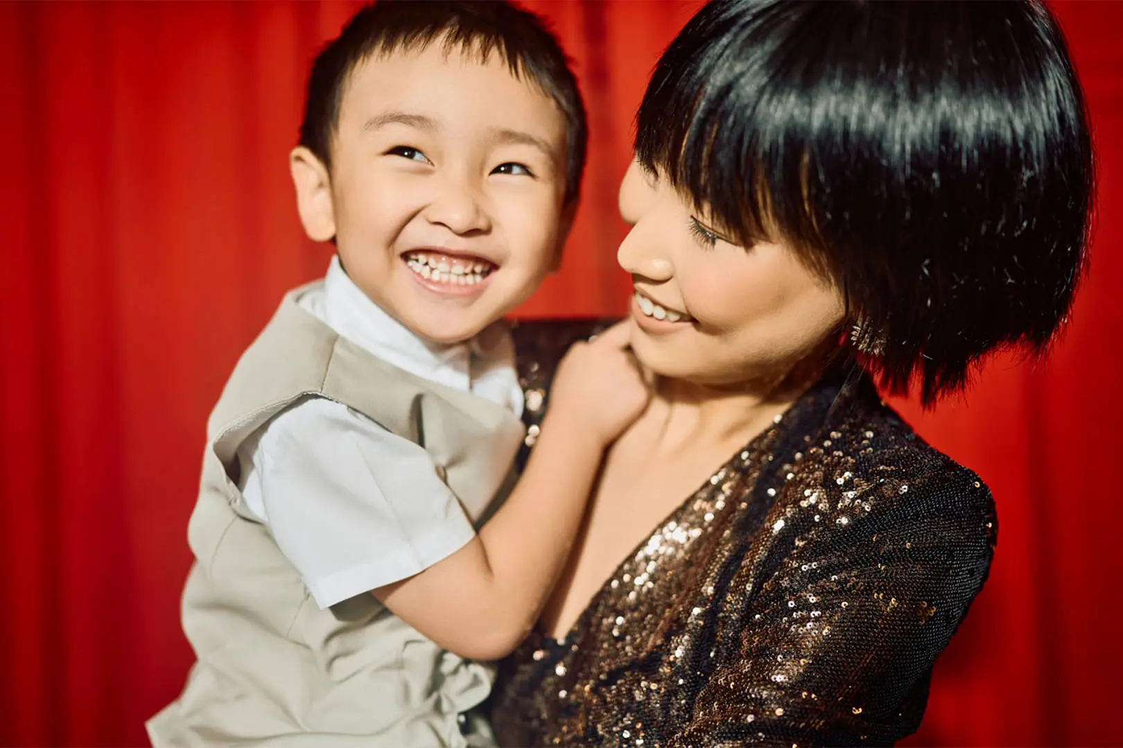 Guests enjoying a warm family meal at the authentic Al Iwan restaurant.