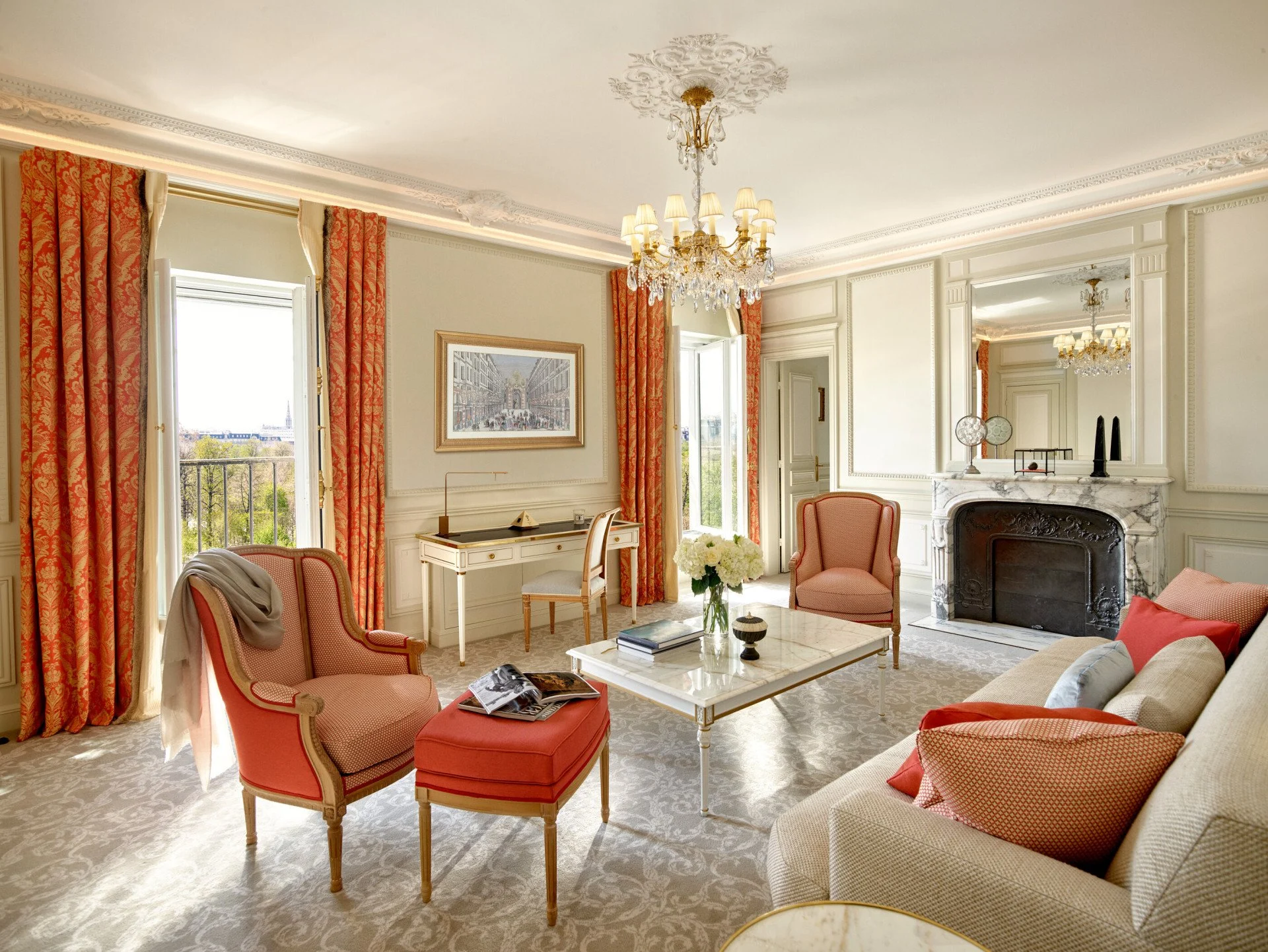 The spacious and elegantly furnished living area in an Executive Suite at Le Meurice.