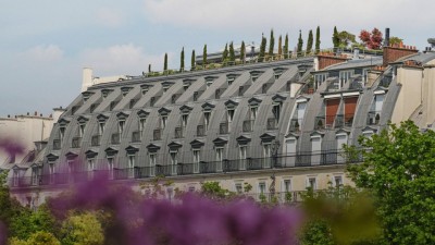 The elegant exterior of Le Meurice, situated on the iconic Rue de Rivoli.