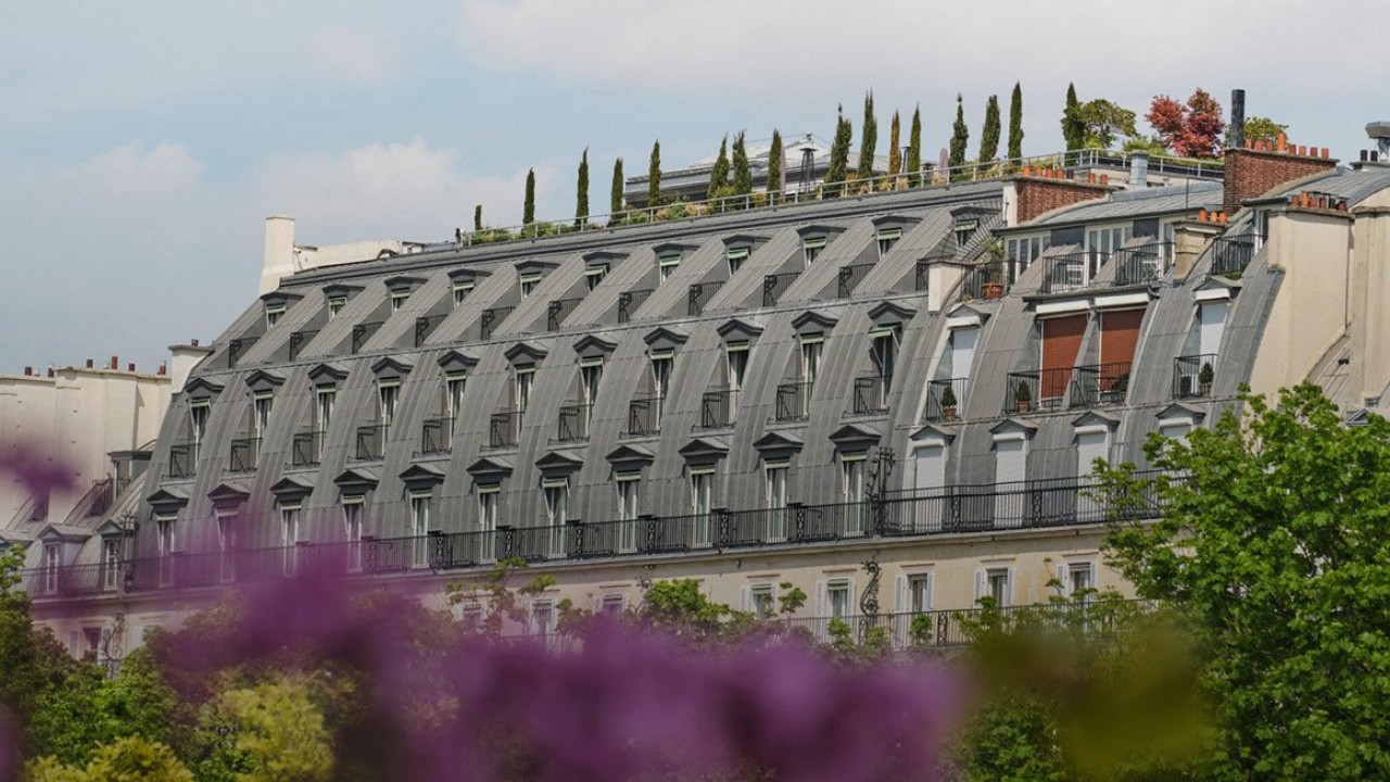 The elegant exterior of Le Meurice, situated on the iconic Rue de Rivoli.