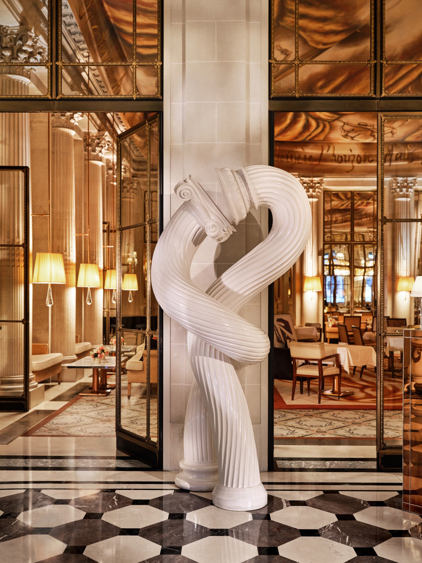 A unique sculptural detail of embracing columns in the Le Meurice lobby.