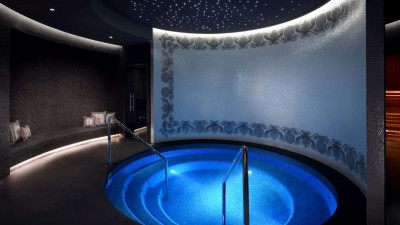 A private Jacuzzi in the luxurious spa suite at The SPA, Palazzo Versace Dubai.