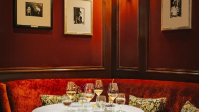 Plush lounge seating in Bar Vendôme, perfect for casual dining or a glass of champagne.