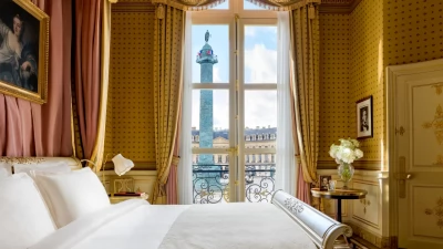 A harmonious view of the Place Vendôme column from the Suite Chopin.