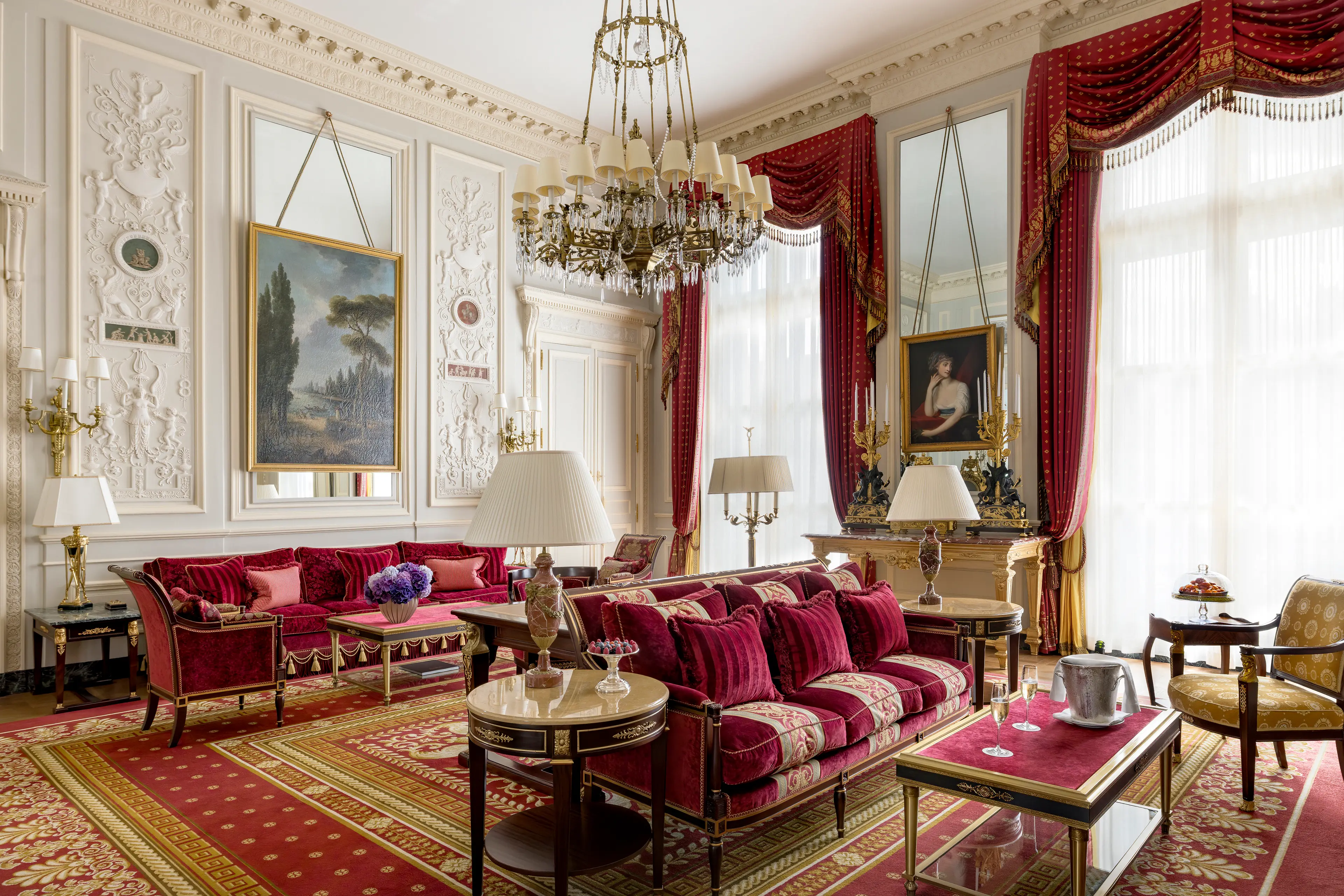 The grand reception salon of the Suite Impériale, a listed historical monument.