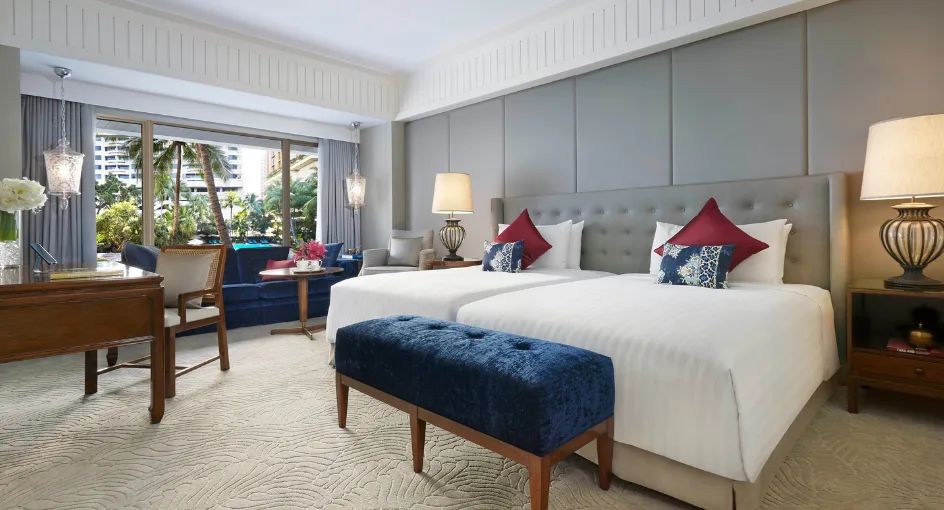 Deluxe heritage room at Anantara Siam Bangkok Hotel