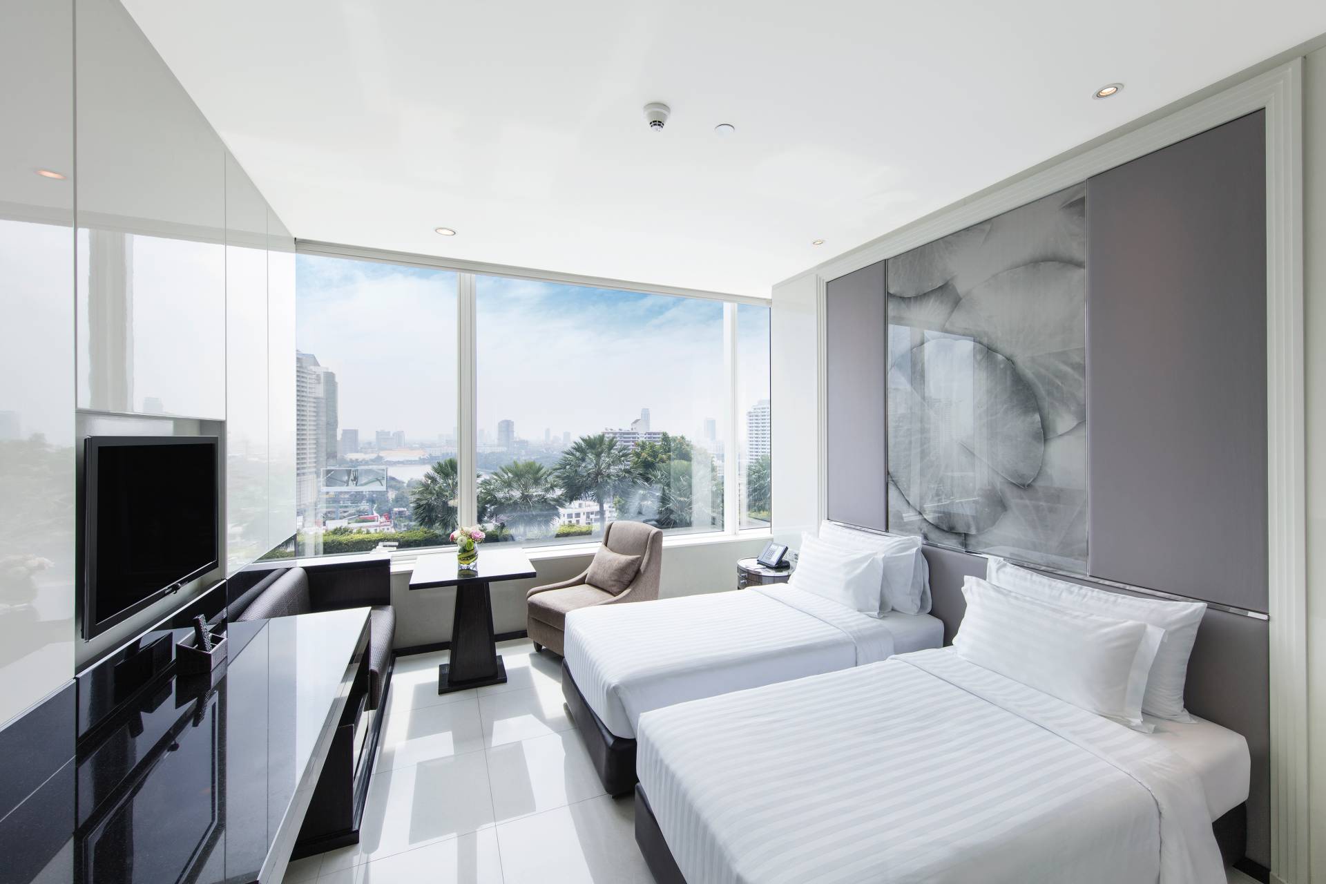 Superior room at Grande Centre Point Hotel Terminal 21