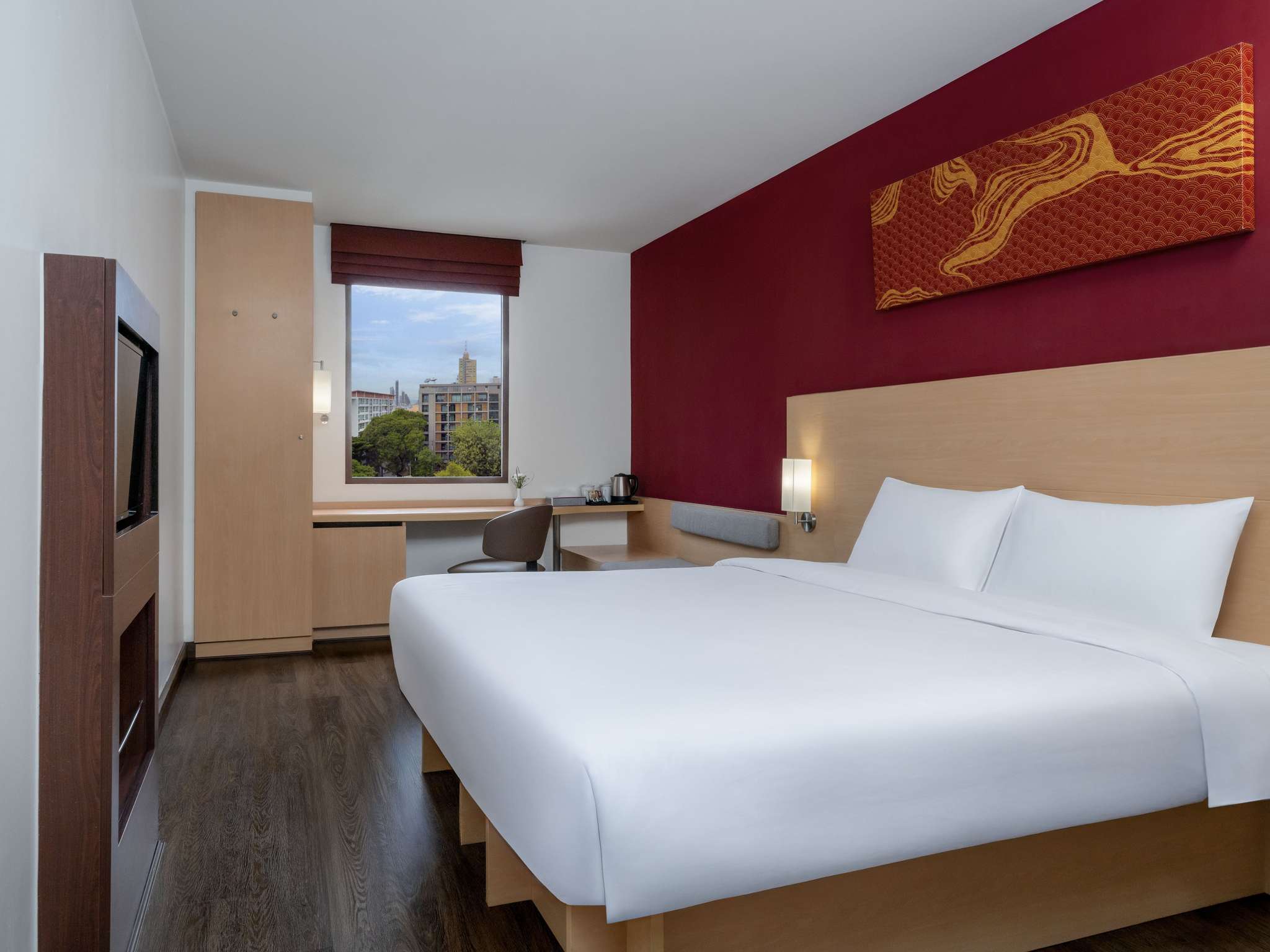 Standard 1 double bed room at ibis Bangkok Riverside