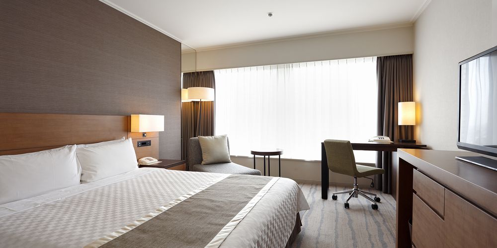 Standard room at Keio Plaza Hotel Tokyo