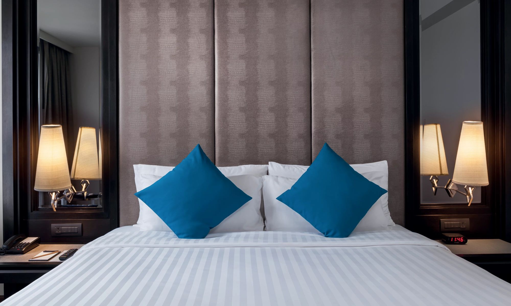 Superior king room at Mövenpick Hotel Sukhumvit 15 Bangkok