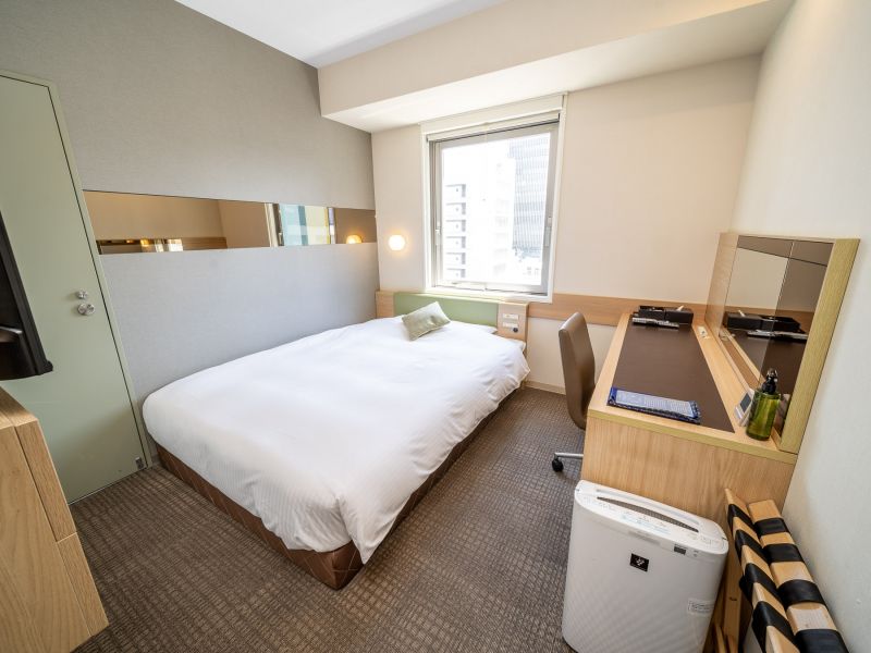 Standard double room at Super Hotel Premier Tokyo Station Yaesu-Chuoguchi